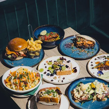 Cos Zydowska 33 بوزنان