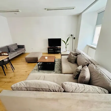 Cos Zydowska 33 * Poznań